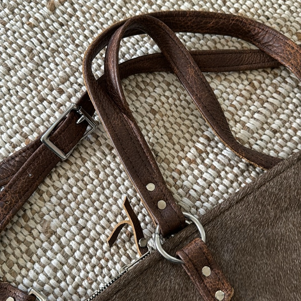 Wild Goose Cowhide Tote - Picture 7 of 10